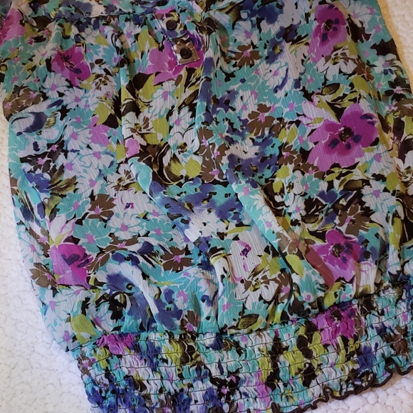 Shirt - Picture 3 of 3